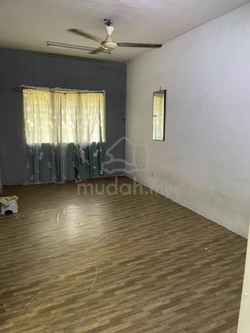 Flat PKNS Seksyen 7 Shah Alam 1