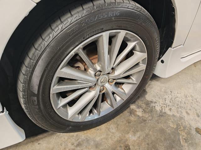 2016 Toyota COROLLA ALTIS 1.8 E (A) Bln Loan Kedai - 3
