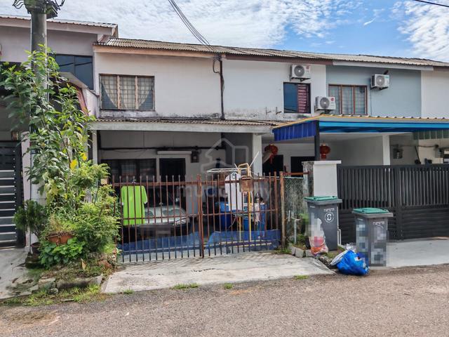 For Sale Jalan Lading Taman Puteri Wangsa 2 storey low cost House 1