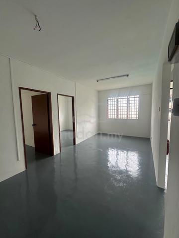 Rumah Pangsa Akasia 1