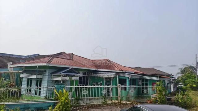 Single Storey Terrace House at Matang Jaya 1