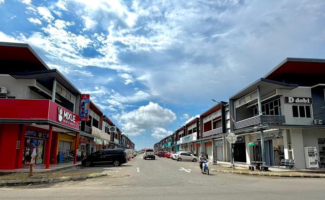 University Utama Square | Telipok | 2 Storey Shoplot 1