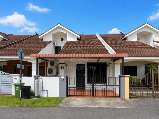 Rumah Teres 1.5 Tingkat Freehold di Halaman Meru Permai 1