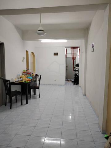 Putra Raya Apartment 1