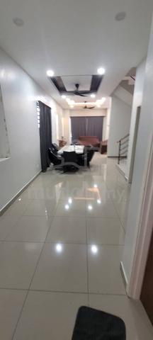 Rumah Teres 2 Tingkat untuk Dijual di Lunas 3