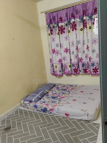 Room with attached bath (sublet). For females or married couples. 1