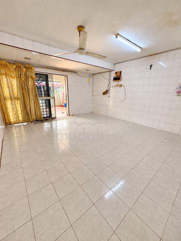 Banting , Jalan Kiambang Double Storey House For Sale 1