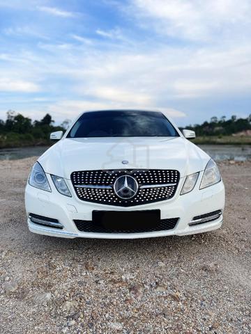 2012 Mercedes Benz E200 CGI BlueEFCY - 1
