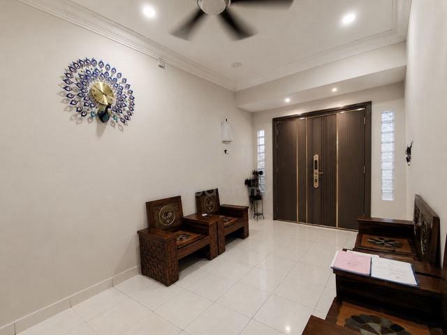 Kempas Indah Single Storey For Sale 1