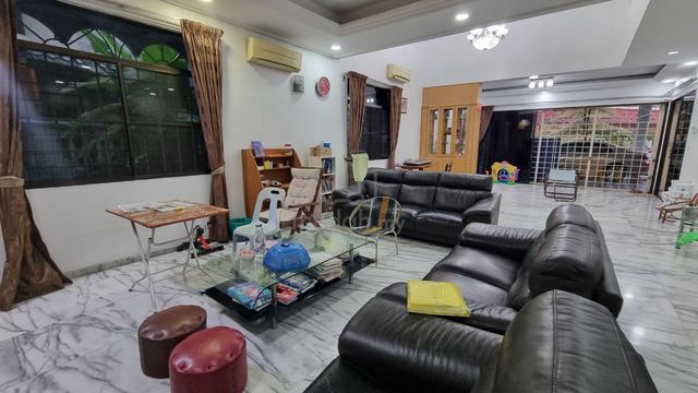 Kepong Baru Taman Petaling Corner Freehold 2 Storey Bungalow House 1