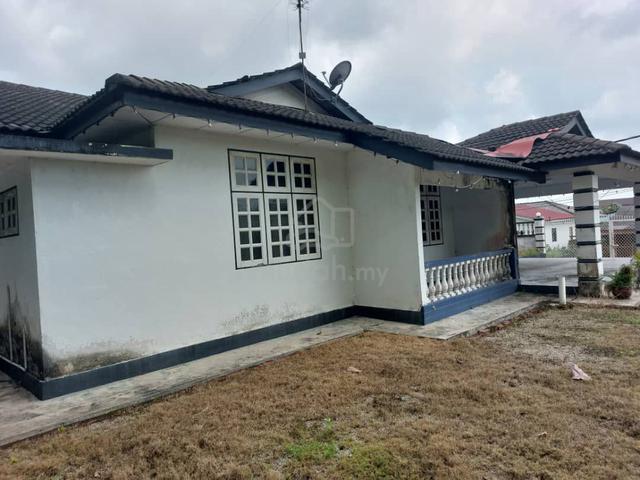 Bungalow Kg Istana, Batu Pahat. 2