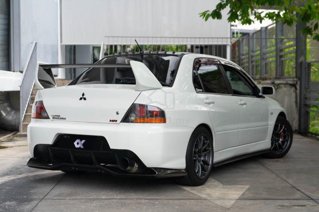 Mitsubishi Lancer Evo 7 2001 Scotia White - 2