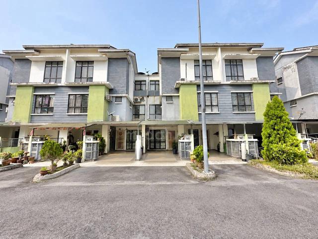 GROUND FLOOR🔥🔥 1.5 Storey Townhouse Park Villa Bandar Bukit Puchong 1