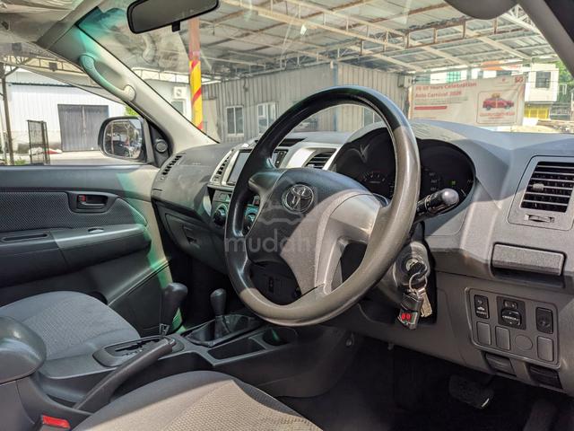 2013 Toyota HILUX 2.5 G VNT (A) - 4