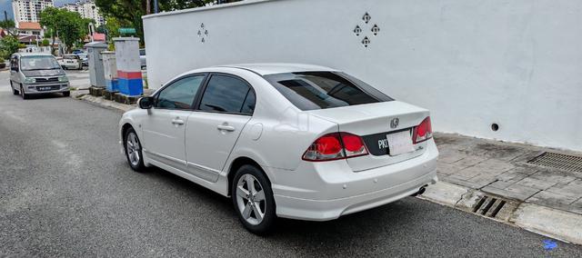 2011 Honda CIVIC 1.8 I-VTEC (A) - 2
