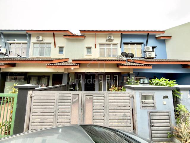 [FULL LOAN|RENOVATED]2 Storey Lake Vista Taman Tasik Prima TP4 Puchong 1
