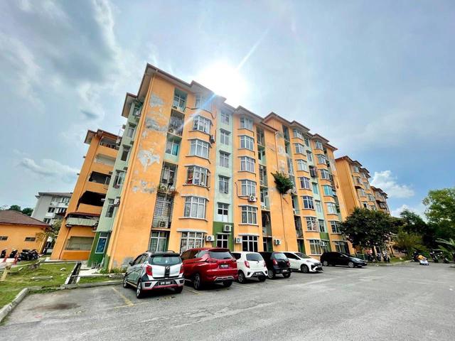 Apartment Seroja (Puchong) 1