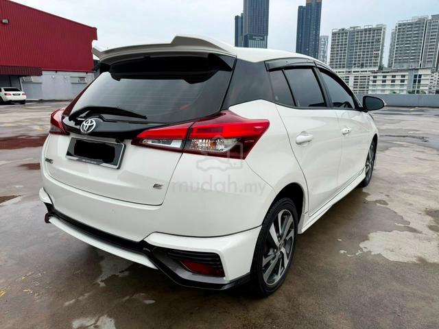 Toyota YARIS 1.5 E (A) - 4