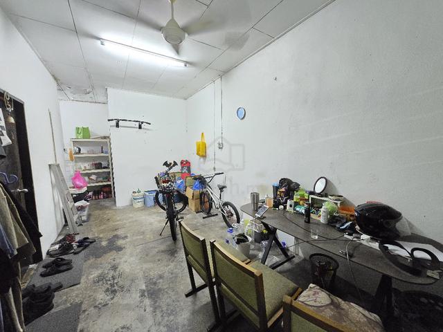 1st, Taman Merak @ simpang ampat 1