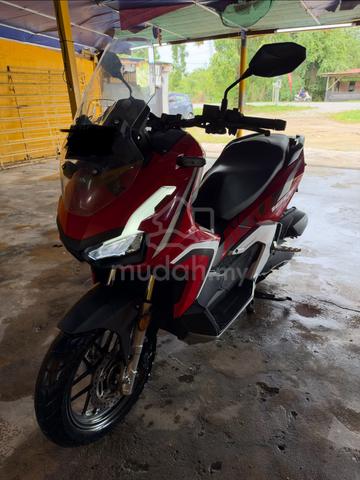 Honda ADV 160 (low millage 6k only) - photo 5 of 8