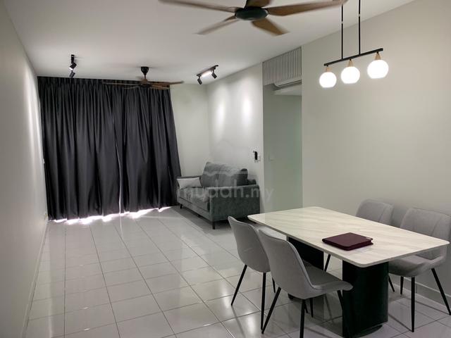 E Island Lake Haven 1