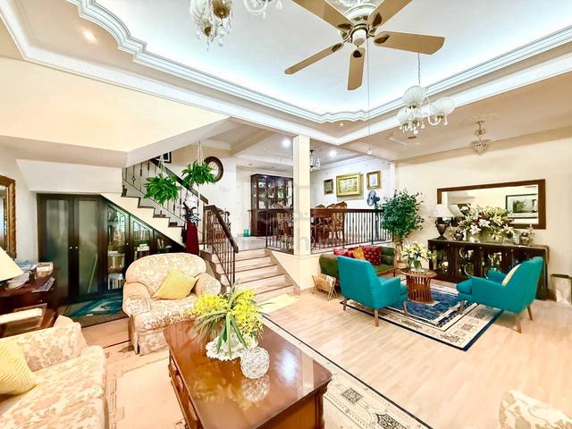 Renovated & Fully Furnished 2 Storey House Seksyen 1 BBB Dekat Surau 1
