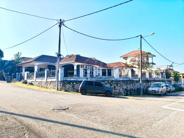 Corner Lot Banglo Setingkat Taman Permai Rembia Alor Gajah Melaka 1