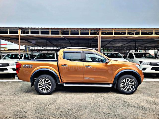 2017 Nissan NAVARA 2.5 VL LOW MILEAGE CAR KING - 4