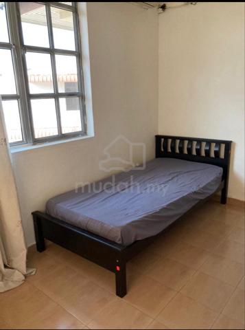 room for rent at Inderawasih 1