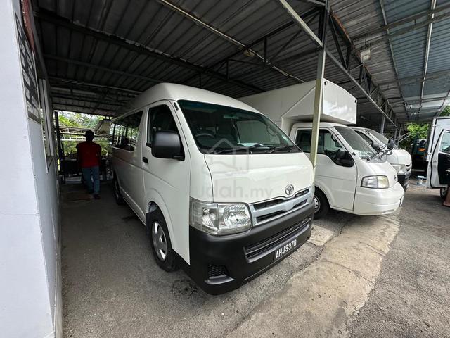 Toyota Hiace 2.7 WIndow Van 2010/2011 - 1
