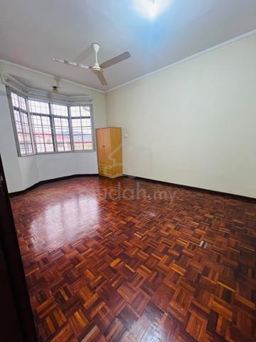 room for rent near starbuck iramanis kk 1
