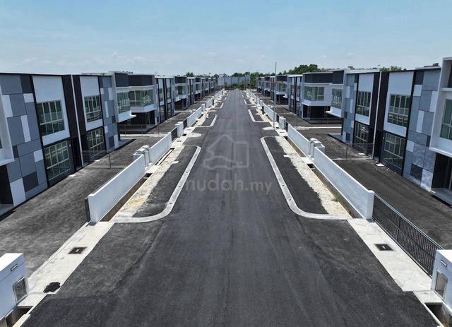 1.5 Storey Taman Saga Industrial Park - Taman Kempas factory For Rent 1