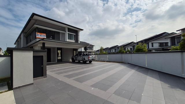 Zero-Lot Bungalow House at Freesia Residences at Telok Panglima Garang 1