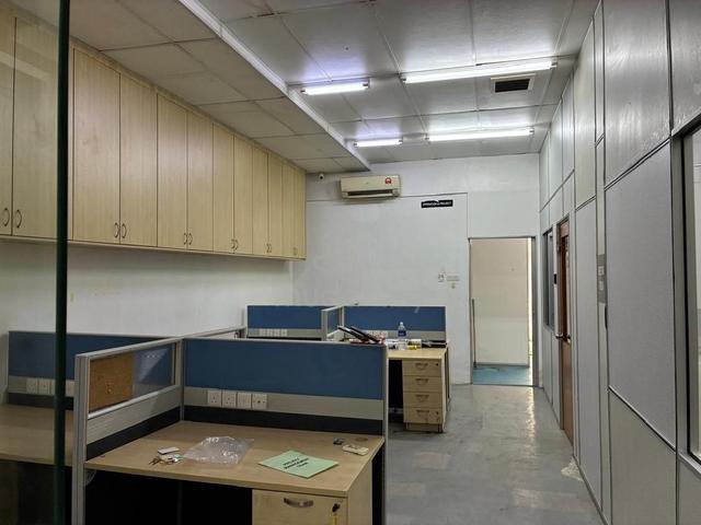 Furnished 1st Floor Shop Office With Partition Bandar Parklands Klang 1
