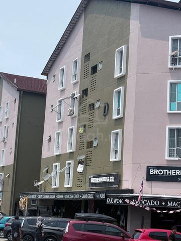 Pusat Komersial Seksyen 7, Bilik Sharing 1