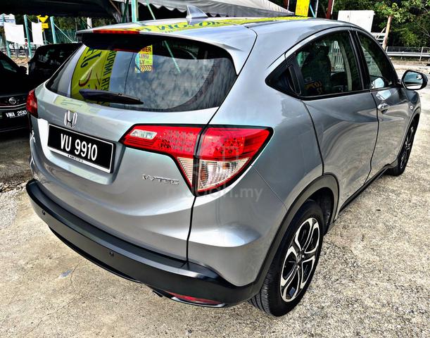 2017 Honda HR-V 1.8 S (A)HONDA SERVICE RECORD BOOK - 3