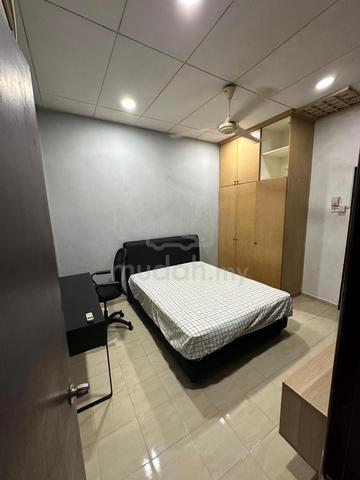 Bandar Utama - male middle room 1