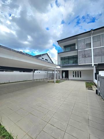 3 Storey Semi Detached at Country Heights Residence at Jalan Song 1