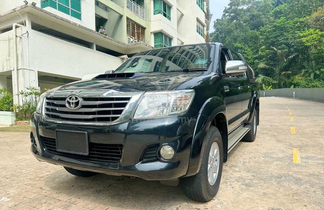 2012 Toyota HILUX 3.0 G FACELIFT - 1