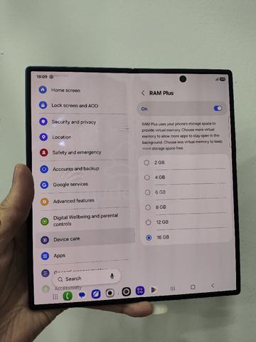 Samsung Z Fold 7 1TB - photo 6 of 6