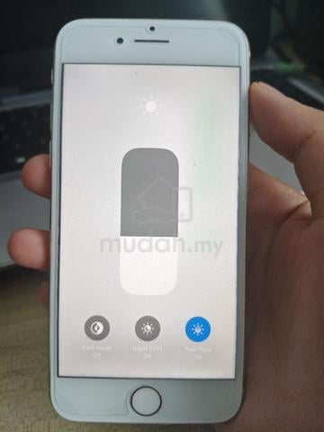 Iphone 8 (64GB) - photo 2 of 6