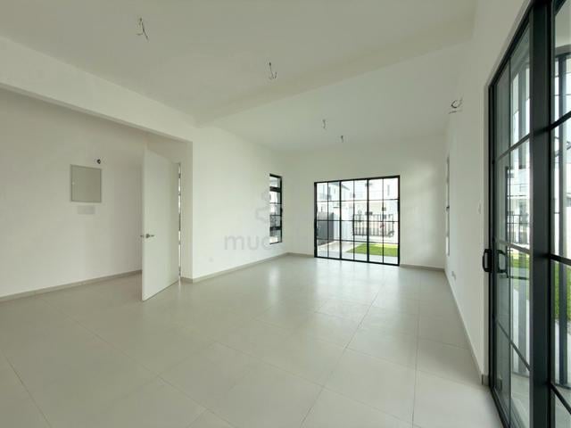 Ready Move In 5 Bedroom Extra Land 1.5 Storey Bungalow Anjung Gapam 1