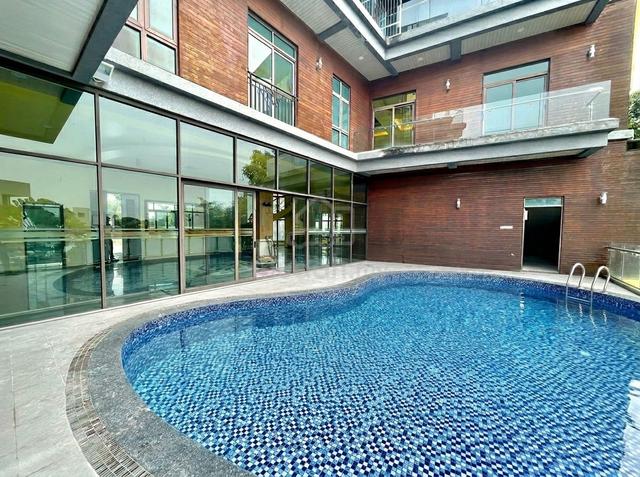 Corner ⭐ 5 Storey Bungalow with private lift @ The Mines Resort city 1