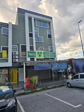 Manhattan Shop Pasir Puteh Perak 1