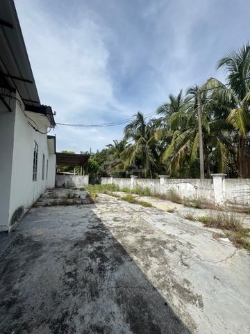 Rumah LUAS boleh buat SWIMMING POOL untuk homestay, harga blh NEGO π₯ 1