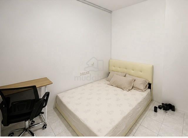 Female Balcony Master Room with private bathroom 1