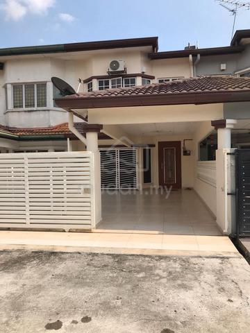 Bandar Puteri Klang | Spacious 4R3B Refurbished Double Storey House 1