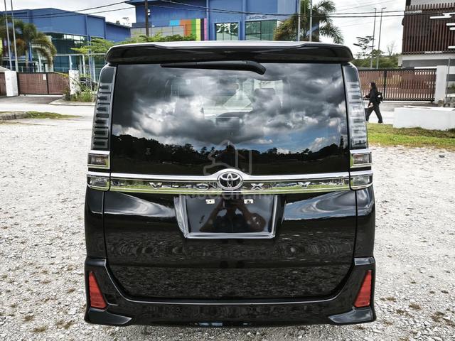 2021 Toyota VOXY 2.0 ZS KIRAMEKI 2PD 7STR 34K KM - 4