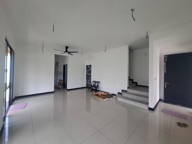2 Storey Terrace House @ Bandar Tiram, Corner Lot, Unblock View 1