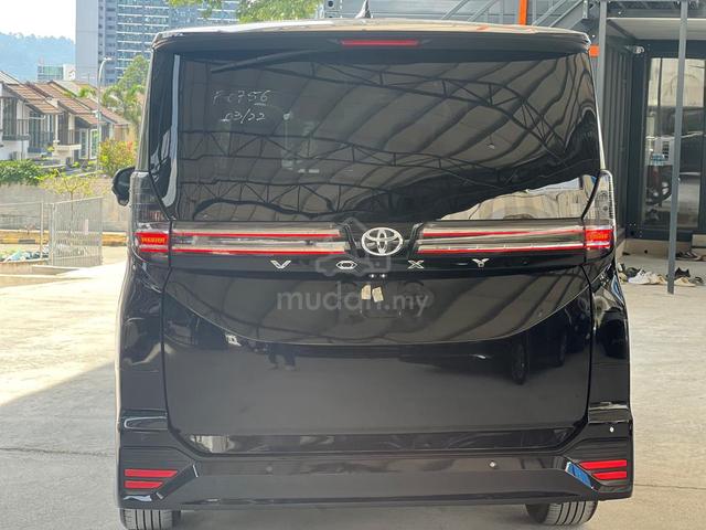 2021 Toyota VOXY 2.0 ZS KIRAMEKI 2 Full Spec Black - 4